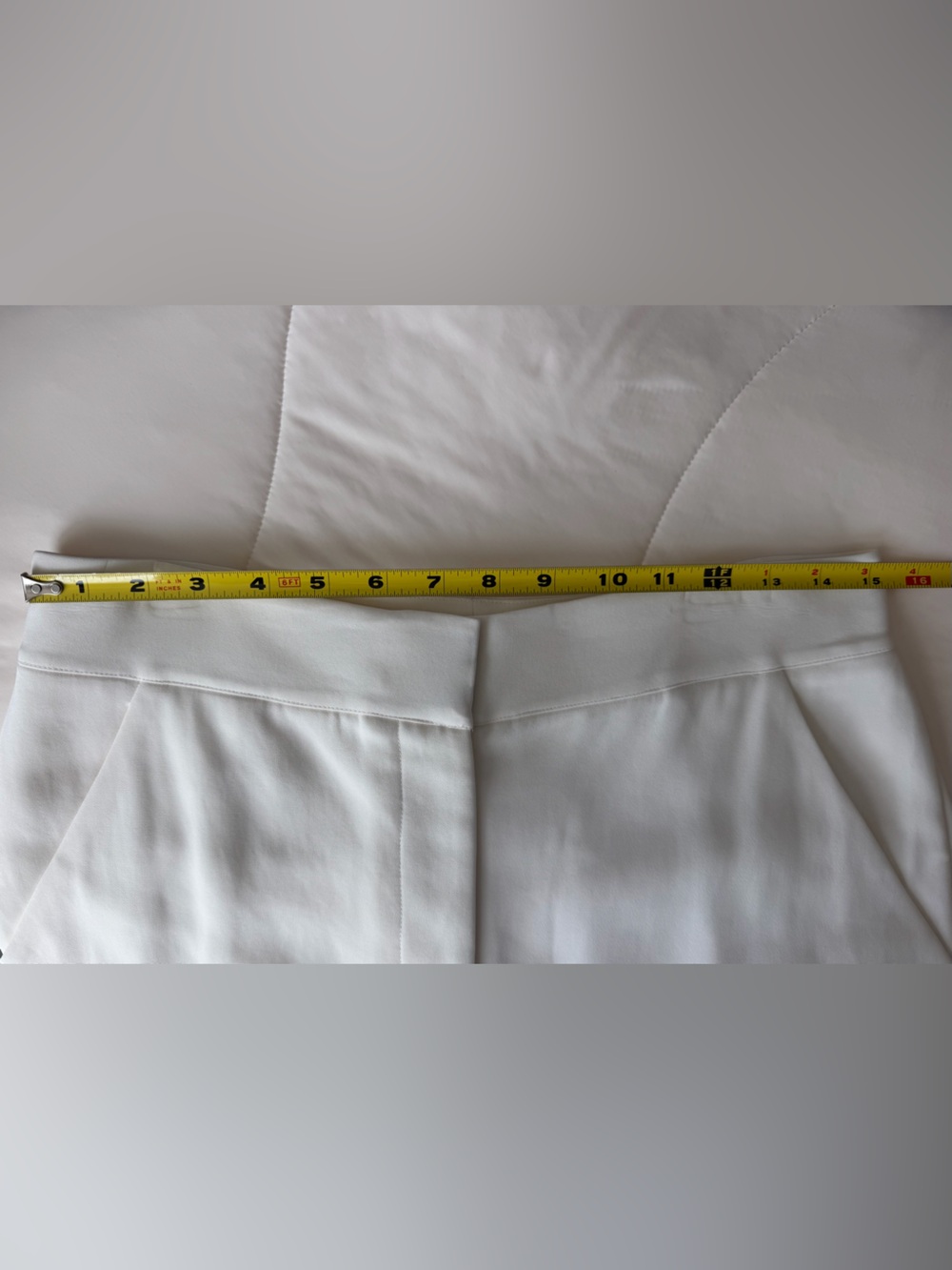 Veronica Beard Cream High-Waist Tailored Shorts - Picture 5 of 8